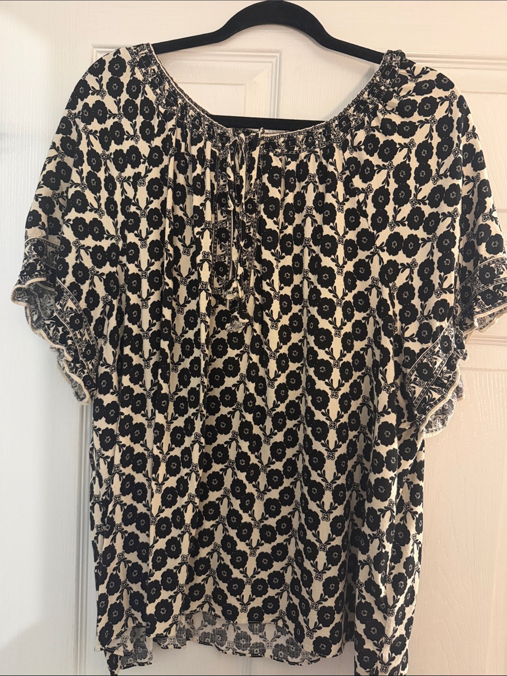 Max Studio Black & Cream Floral Peasant Blouse